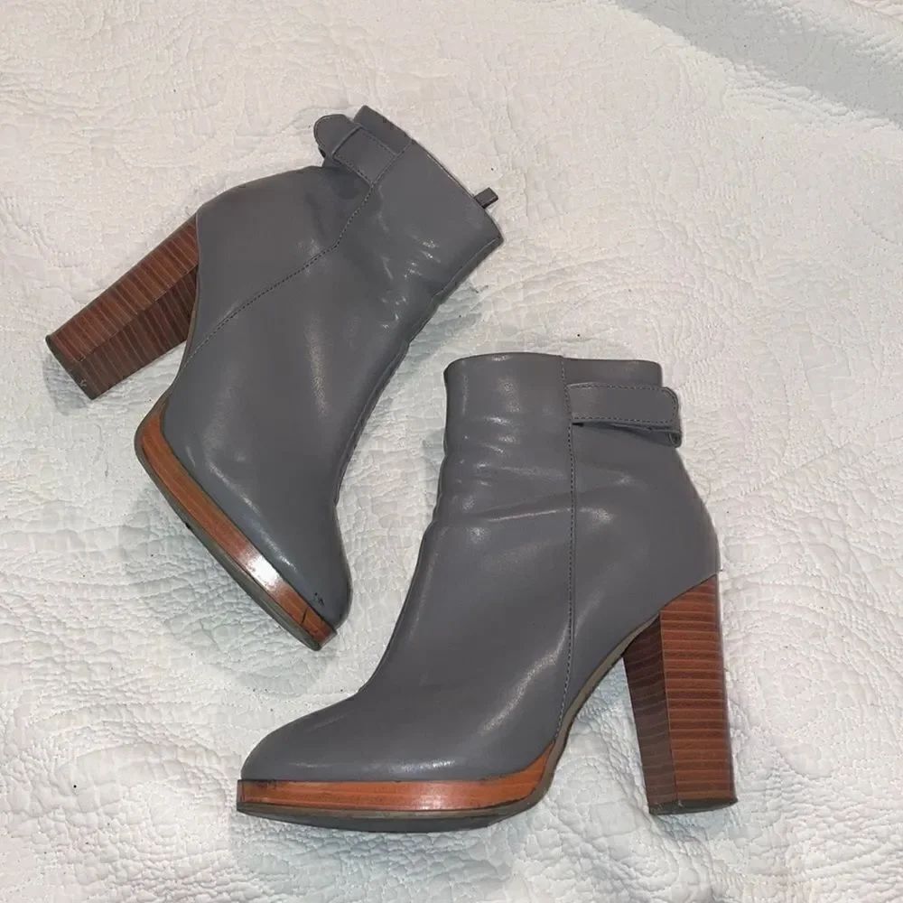 Gray booties size 7 Steve Madden